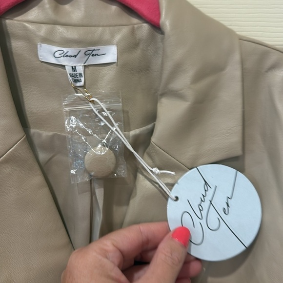 Cloud Ten NWT faux leather long button down jacket, medium - Picture 3 of 6